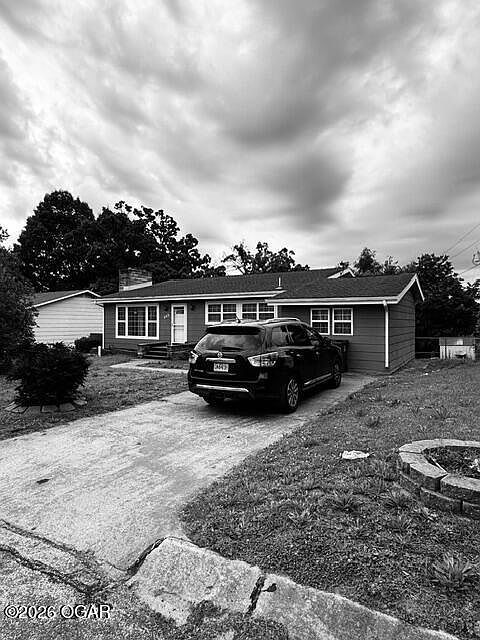 1st image of 253 Hillcrest Dr
