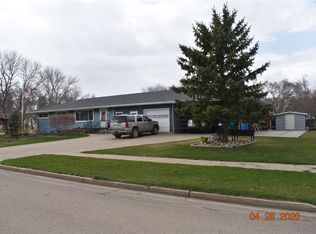 111 5th Ave NE, Garrison, ND 58540