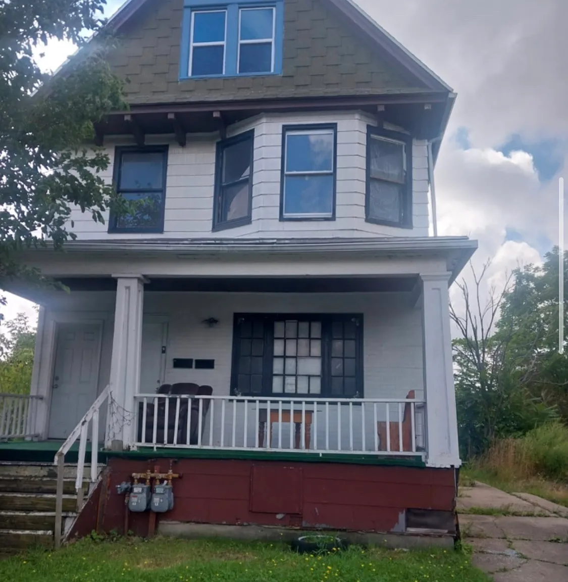 3 bed, 1000 sqft, $1,200 — Photo 1