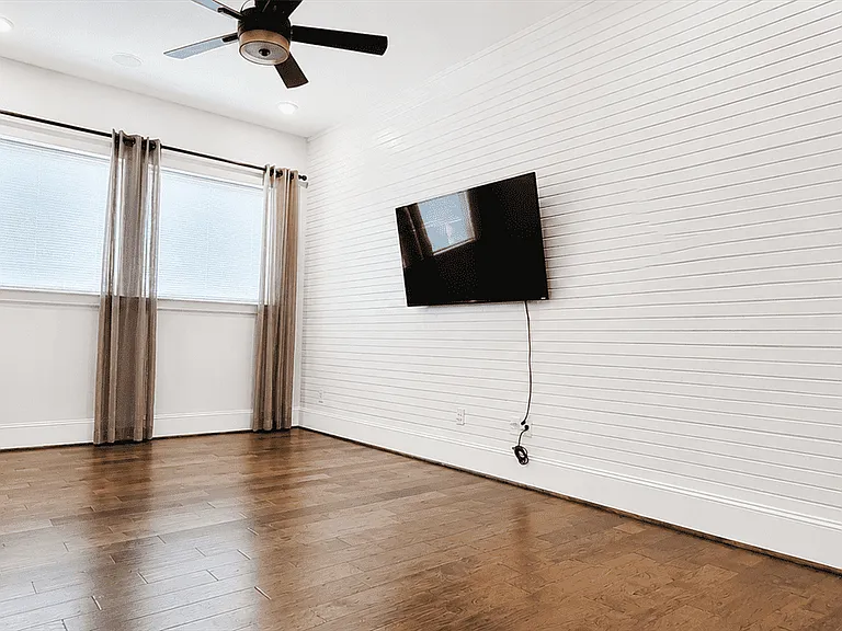 2418 Sandhill Crest Ln — Photo 10