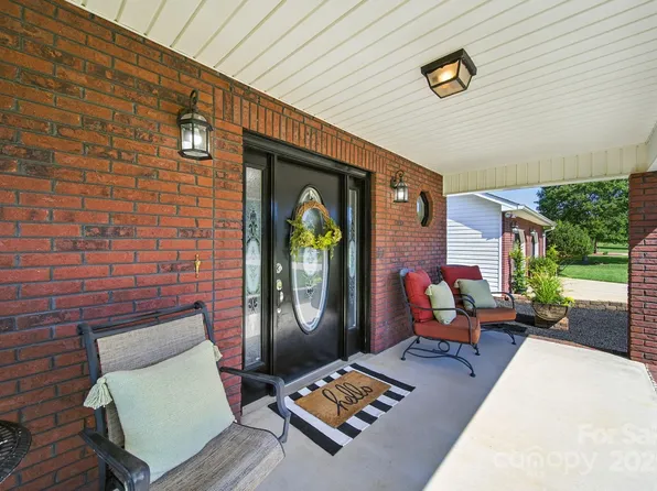 138 Seven Springs Loop, Statesville, NC 28625