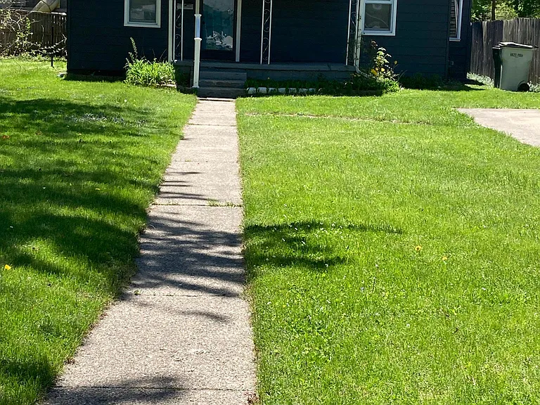 1312 E Harry Ave — Photo 35