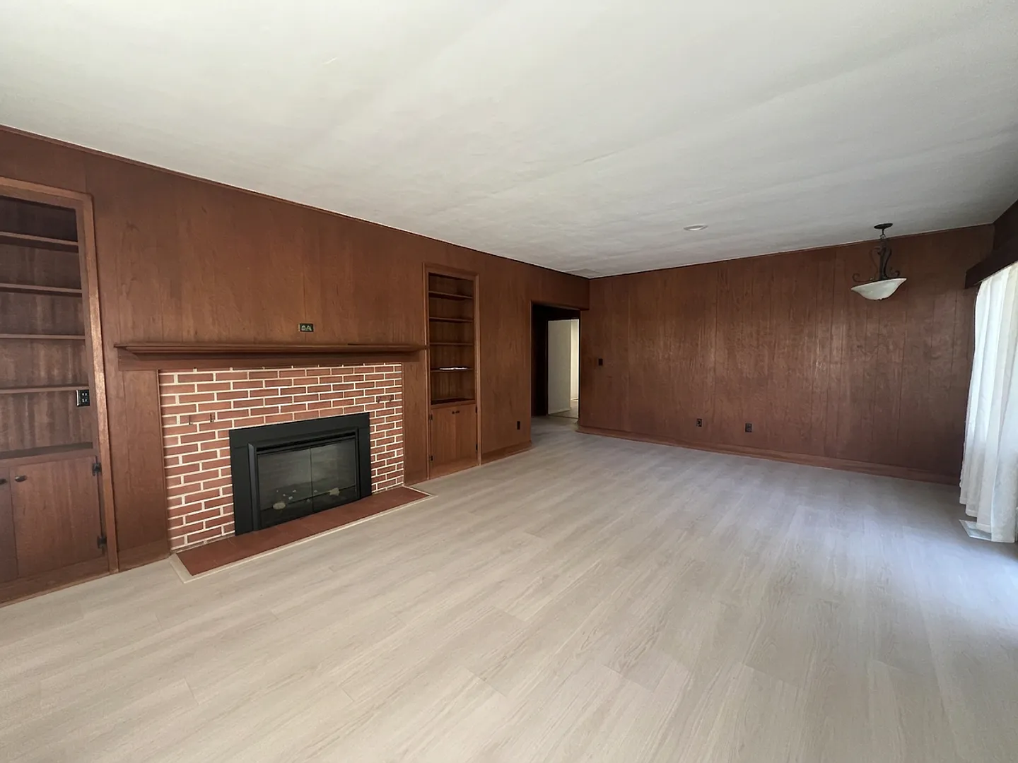 Spacious 3 bed/2 bath Phoenix home | Available October — Photo 3