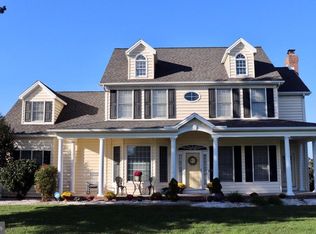 325 E Main St, Fawn Grove, PA 17321