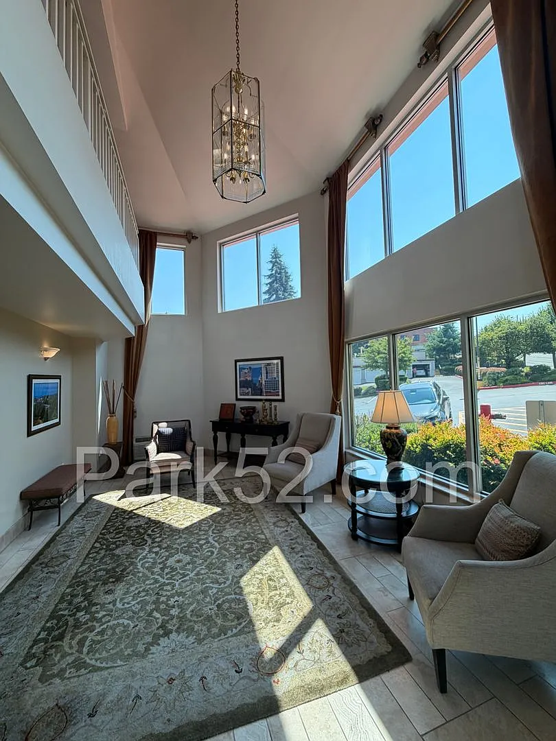 Beautiful 2 Bedroom Condo in Downtown Tacoma With Separate Garage & Amenities! — Photo 3