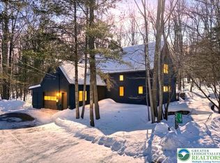 19 Oak Cir, Lake Ariel, PA 18436