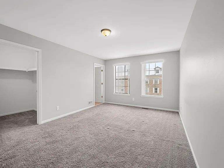Towne Center Flats — Photo 13