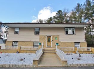 76 Paint Island Spring Rd, Millstone Township, NJ 08510