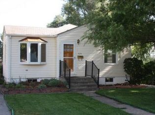 825 W 7th St, Loveland, CO 80537