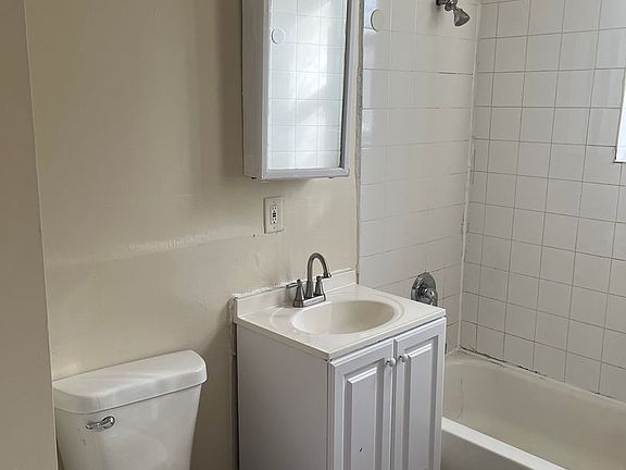 3rd image of 1243 S Karlov Ave #1