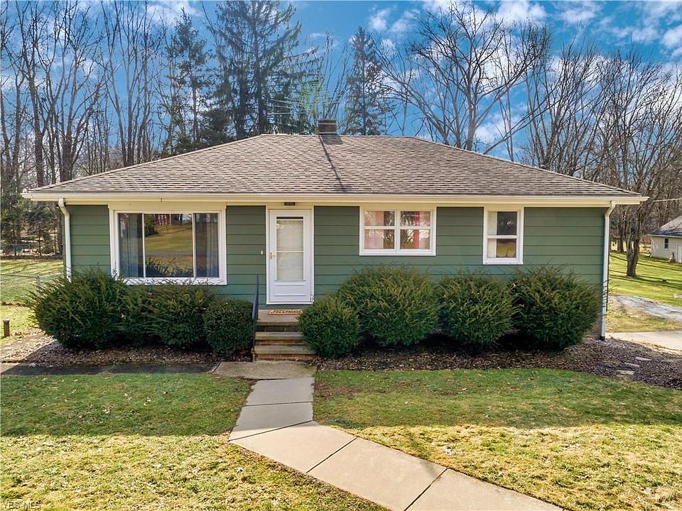 1st image of 1004 Blossom Dr