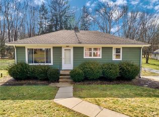1004 Blossom Dr, Akron, OH 44319