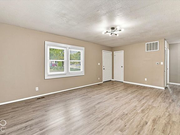 4th image of 3743 Breen Dr