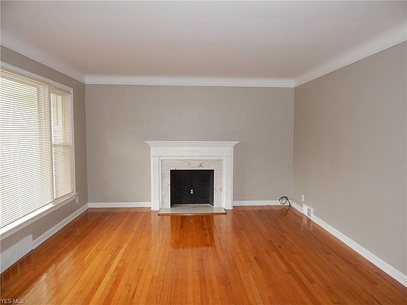 5th image of 4549 Edmond Dr