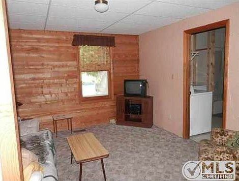 2nd image of 108 Robert St