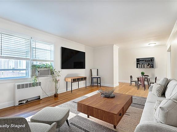 4th image of 33 E Grand St APT C2c