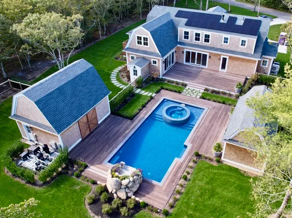 27 Bold Meadow Rd, Edgartown, MA 02539
