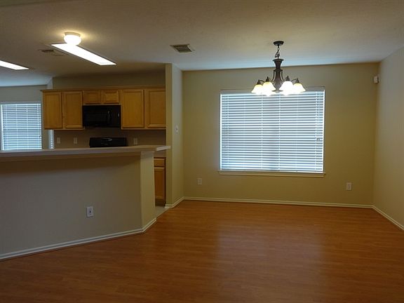 4th image of 18423 Atasca Woods Way