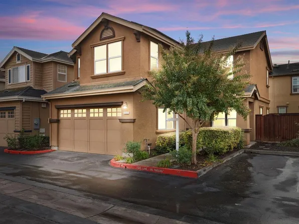 732 Creekside Ct, Gilroy, CA 95020