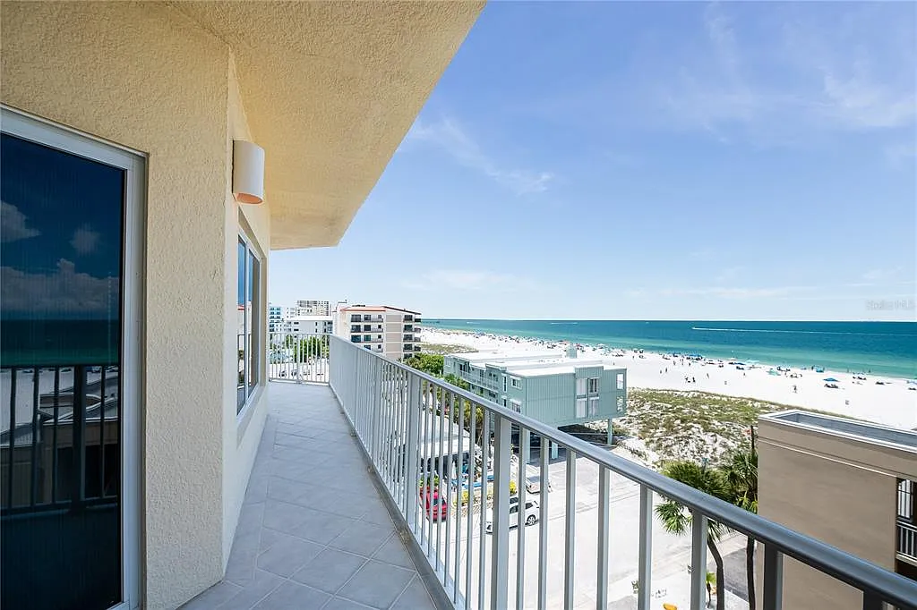 3 bed, 3.0 bath, 2545 sqft, $7,999 — Photo 1
