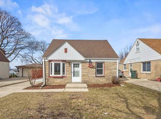 2373 S 99th St, West Allis, WI 53227