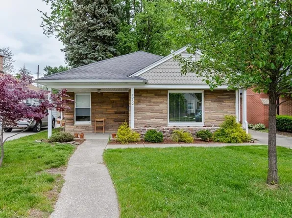 7252 Fenton St, Dearborn Heights, MI 48127