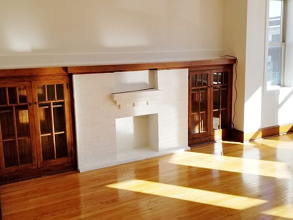 3rd image of 5522 S Sawyer Ave #2