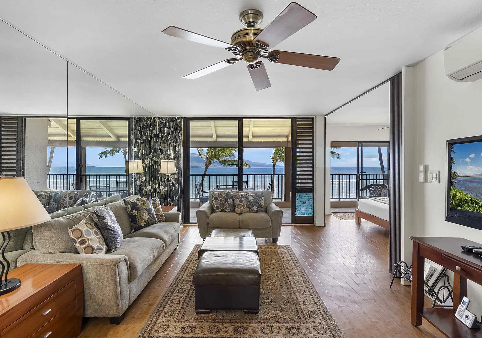Lauloa 410 - Top Floor, Oceanfront Lanai, Molokini & Halaeakala Views, — Photo 2