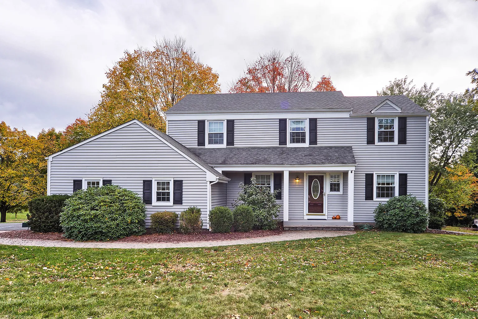 213 Woodstock Ln photo 1