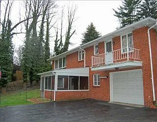 304 North Dr photo 1