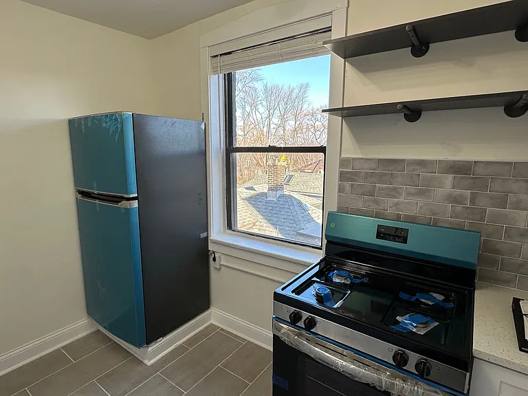 7225 N Wolcott Ave — Photo 7