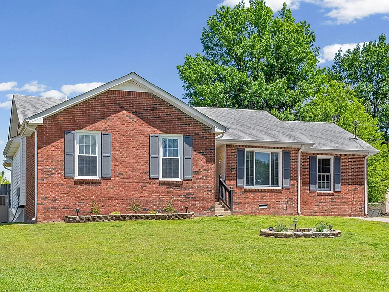 1409 Janet Way Dr — Photo 3