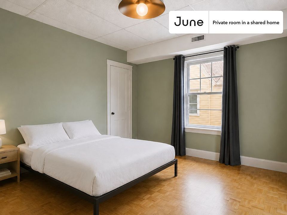 1st image of 19 Putnam Ave #D