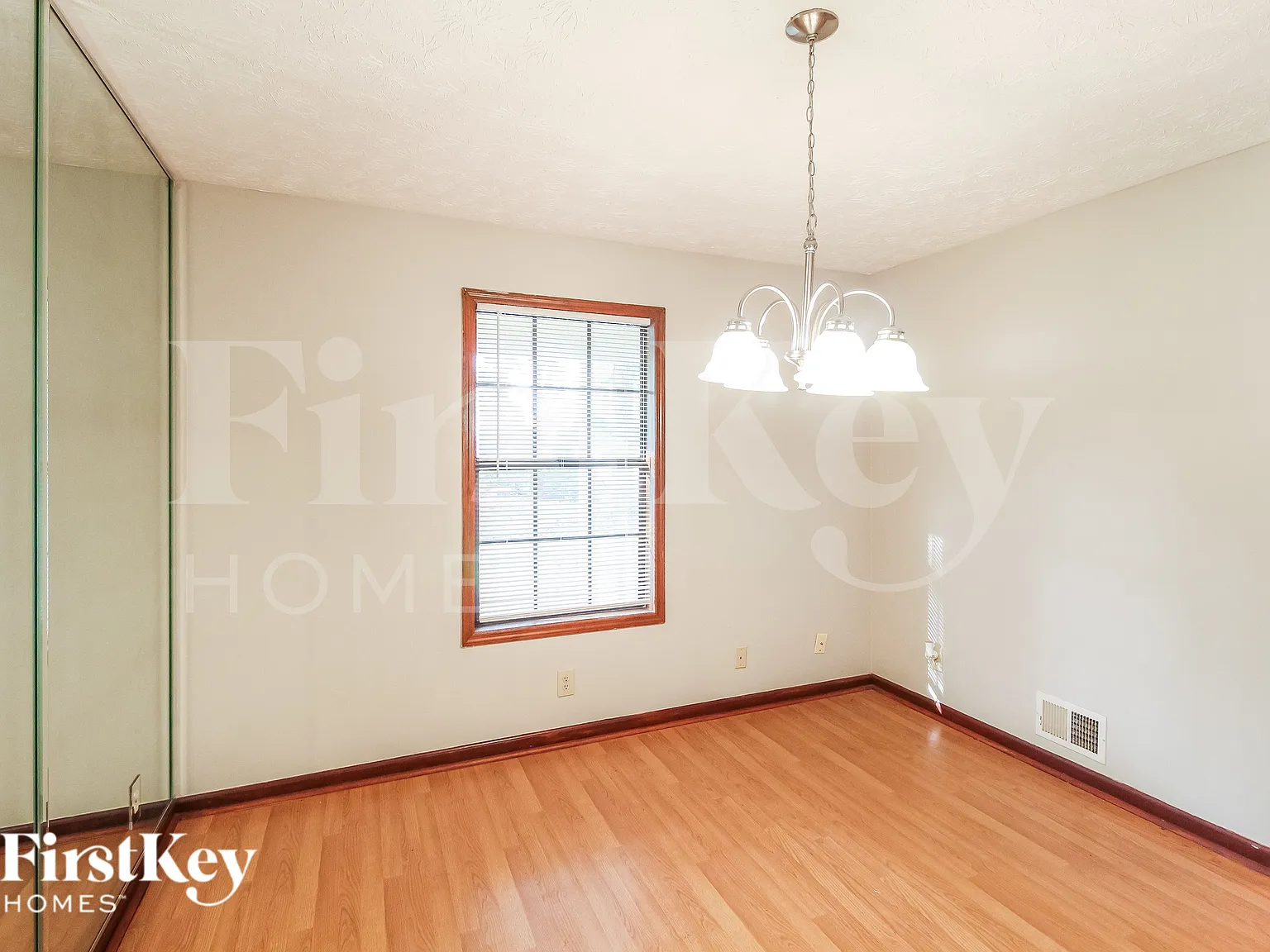 3 bed, 2.0 bath, 1428 sqft, $2,130 — Photo 3