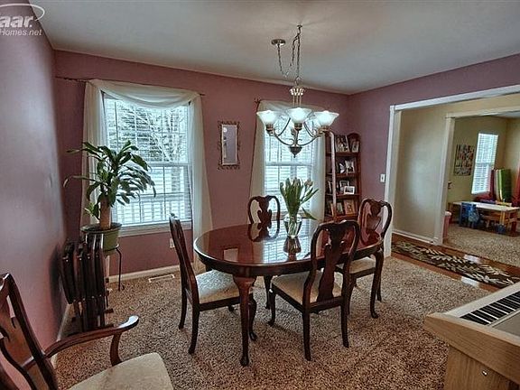 4th image of 7420 Majestic Woods Dr