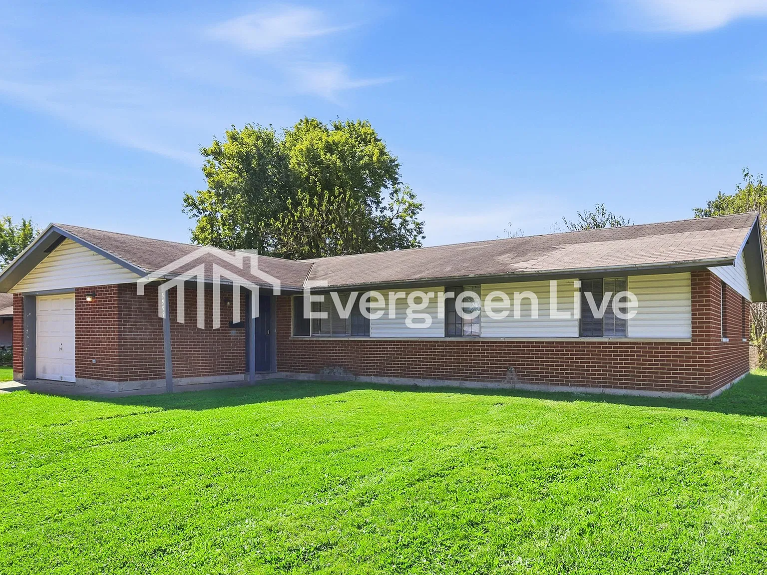 3 bed, 2.0 bath, 1376 sqft, $1,345 — Photo 2