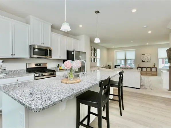 1001 Gabion Way, Chesapeake, VA 23323