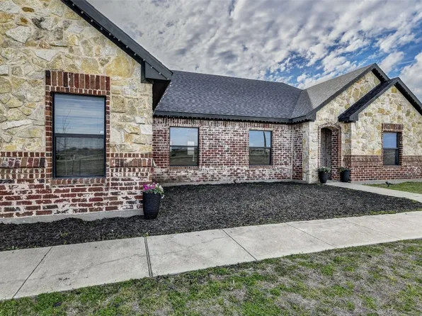 226 Hawk Ridge Rd, Decatur, TX 76234