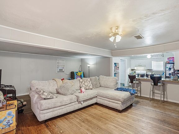 4th image of 3614 31st St