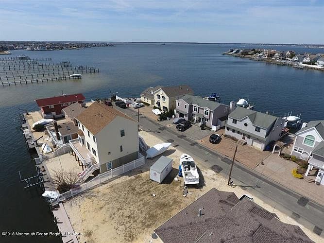 1st image of 336 N Bay Dr