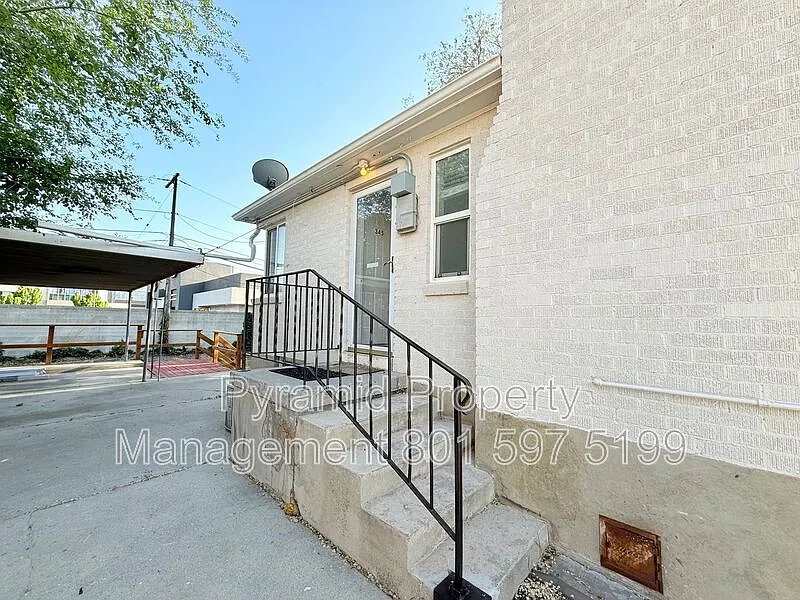 2 bed, 1.0 bath, 850 sqft, $1,199 — Photo 2