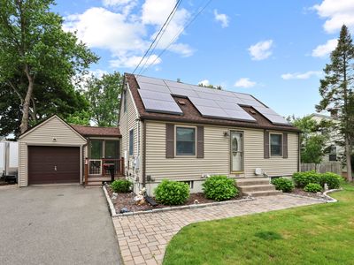353 Maple Hill Avenue, Newington, CT, 06111