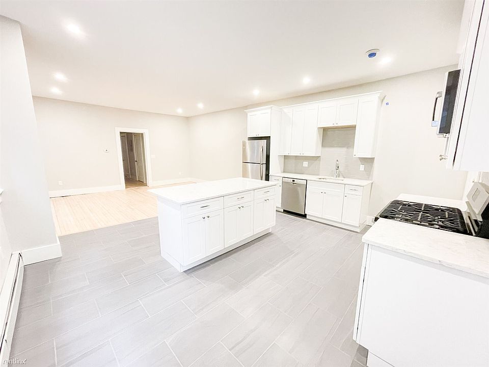 1284 Commonwealth Ave. #1 Boston (Allston) Shared Unit Pho