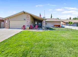 361 E Hazelwood Dr, Lemoore, CA 93245