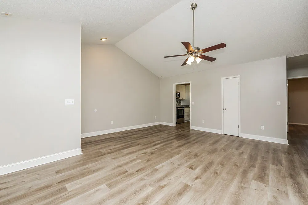 2 bed, 2.0 bath, 1094 sqft, $1,840 — Photo 3