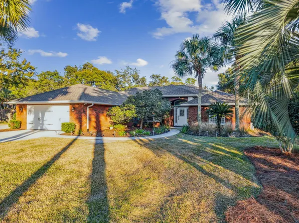 2794 Sherwood Dr, Navarre, FL 32566