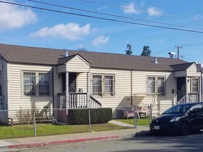 10400 E St, Oakland, CA, 94603
