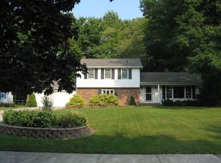 1023 Oakview Dr, Highland Heights, OH