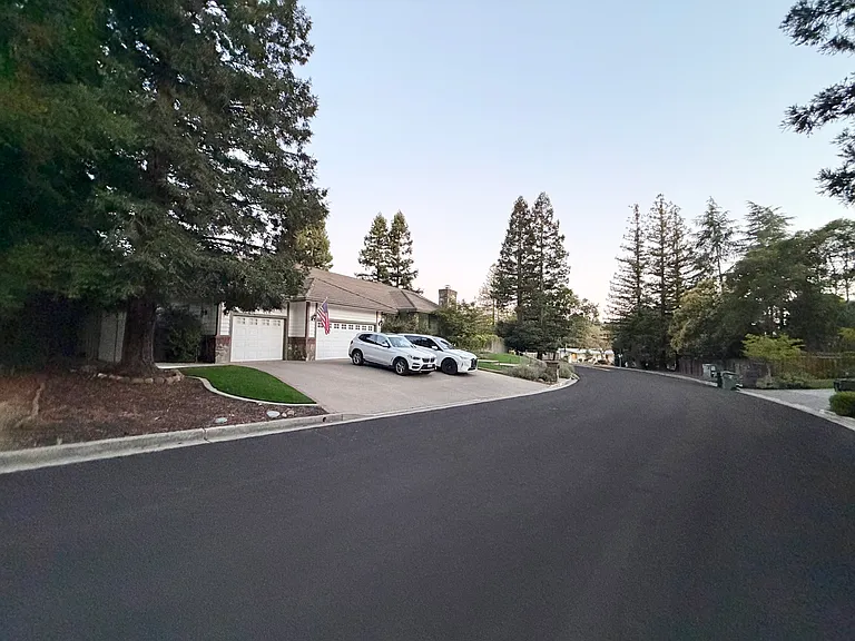 150 Saddle Oaks Ct — Photo 7