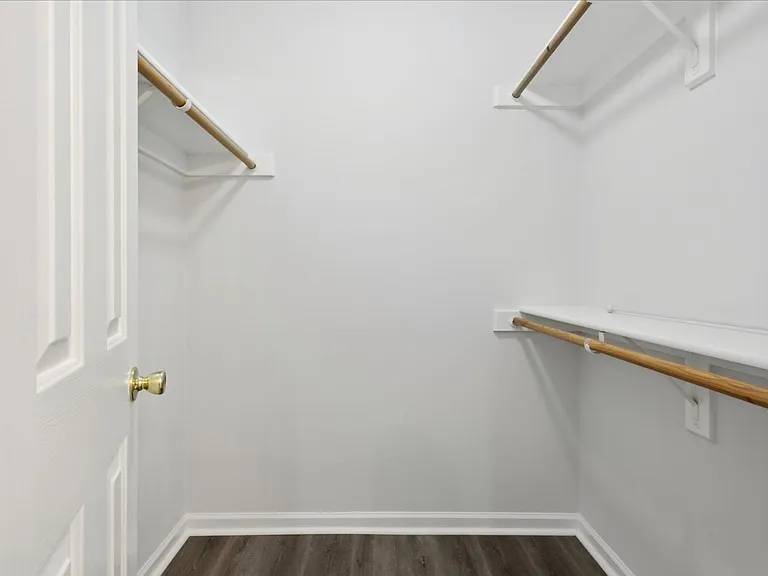 100 Post Oak Rd — Photo 15